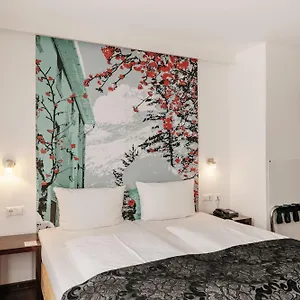 Hotel Helvetia Center, Munich